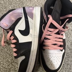 Jordan 1 Mid 