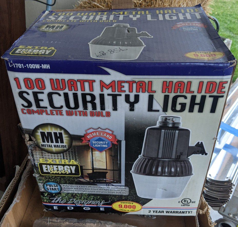 Brand New Metal Halide Security Light 