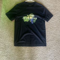 Givenchy T Shirt