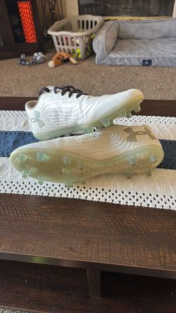 Under Armor Magnetico Soccer Cleats Mens Size 11.5