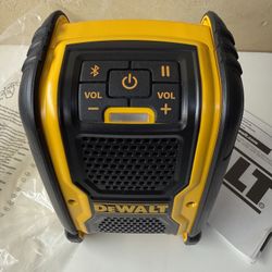 Dewalt Bluetooth Speaker Compact 12v/20v Max    Hablo Español