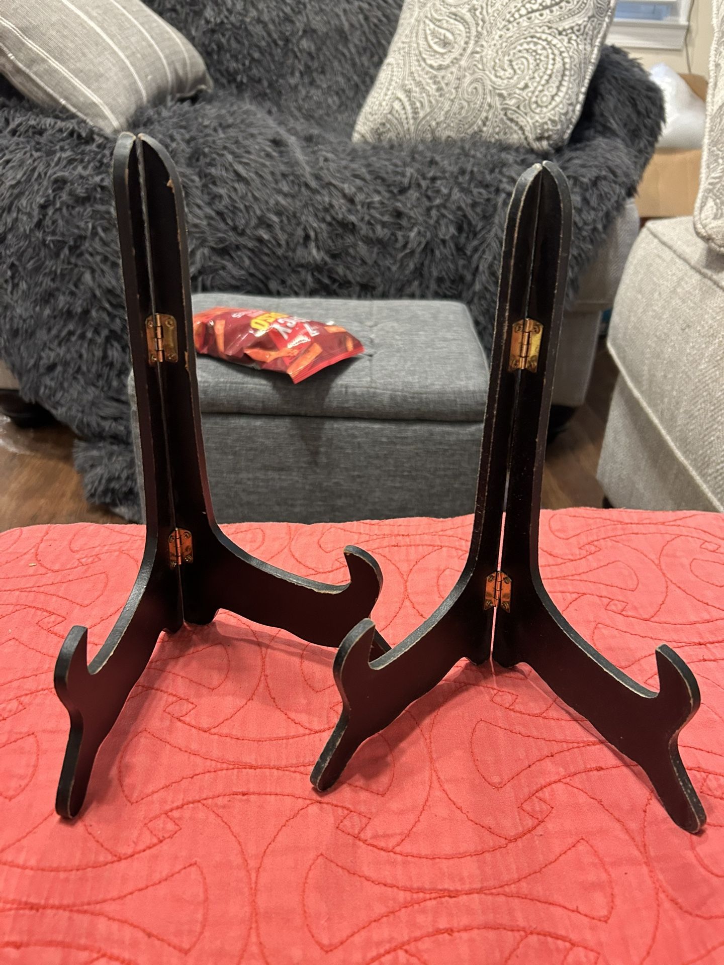 2pc Lot Black 10” Plate Stands Easels Displays Holders