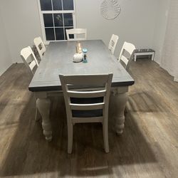 Dinning Room Table and Chairs 