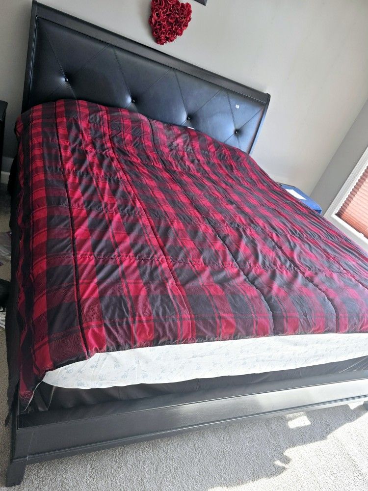 King Bed Room Suite Set For Sale