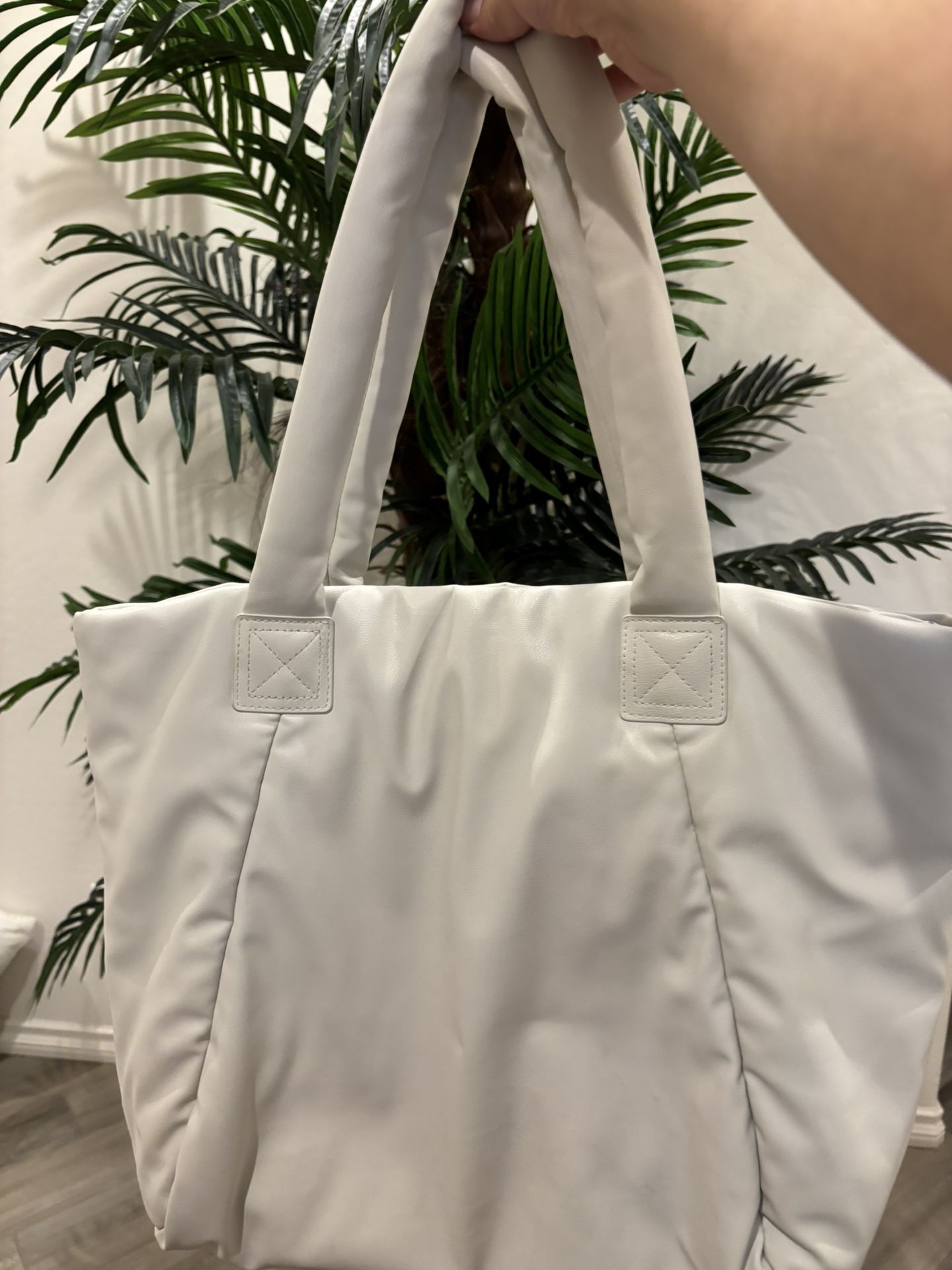 Authentic H&M Cream White Purse - 1 owner