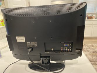 Insignia 11” Diagonal Measure Monitor.