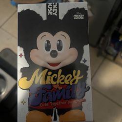 Mickey And Family 