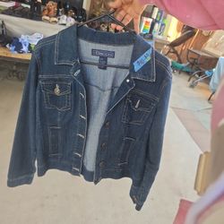 Med. Jean Jacket $10 Farmersville 