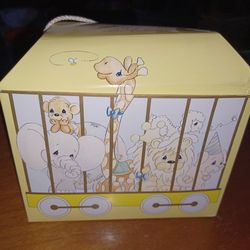 Precious Moments Birthday Train Giraffe #6 Figurine
Adorable Precious Moments giraffe figurine. Part of Birthday Train collection, this is number 6