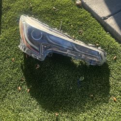 2017–2019 Toyota Corolla Headlight (Right / Passenger Side) – OEM