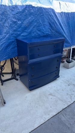 Pre-Owned 5 Wood Drawer $60