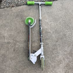 Kids Scooter Dino Theme