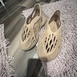 Adidas Yeezy Foam Runners Size 7
