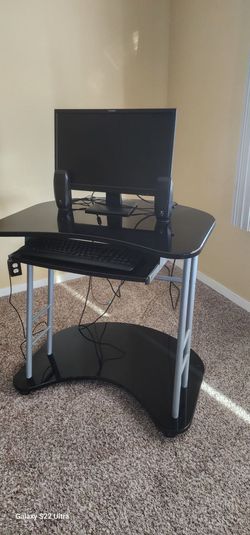 FREE DESK