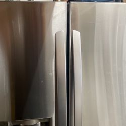 LG REFRIGERATOR 33 Inchs 