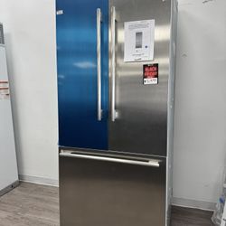 Thermidor Freedom Collection 19.4 Ft.³ Built-In French Door Refrigerator