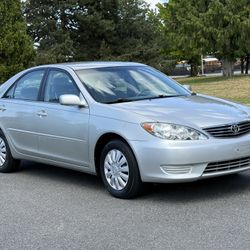 2005 Toyota Camry Low Miles 