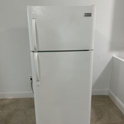 Frigidaire Refrigerator 