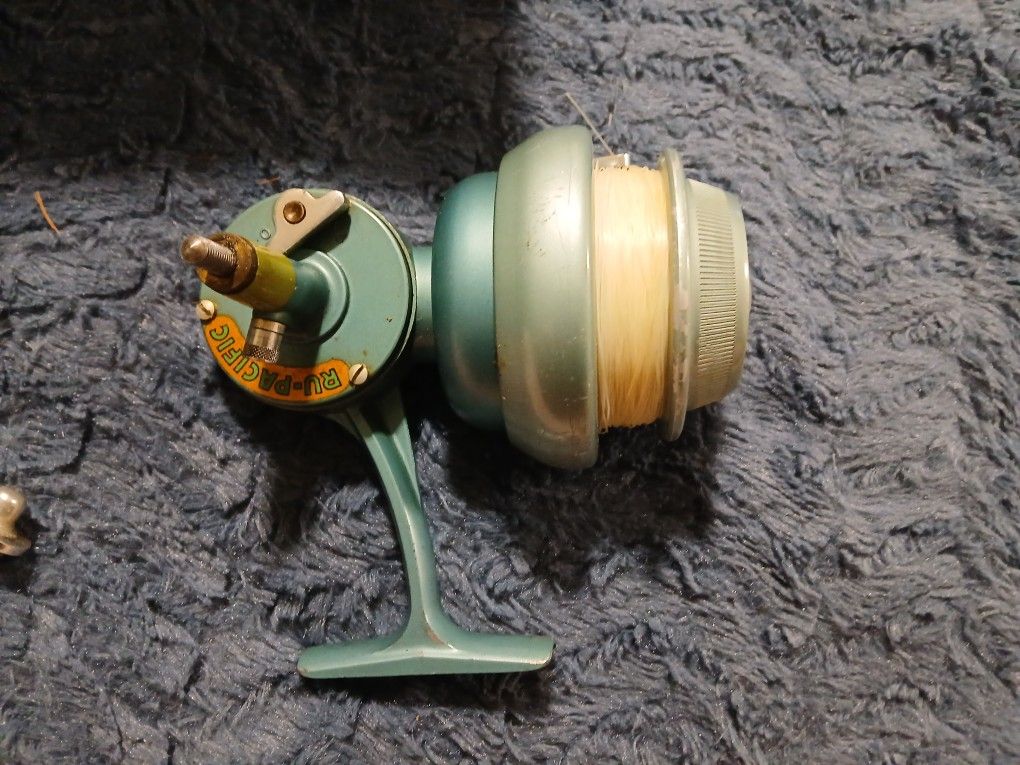 Vintage RU Pacific Fishing Reel W/instruction Manual