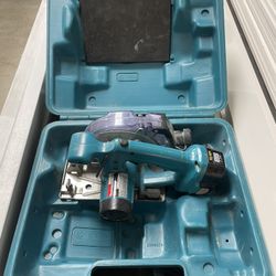 Cordless Makita Trim Saw 