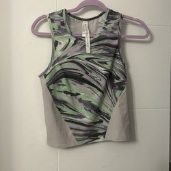 Lululemon Train Tee