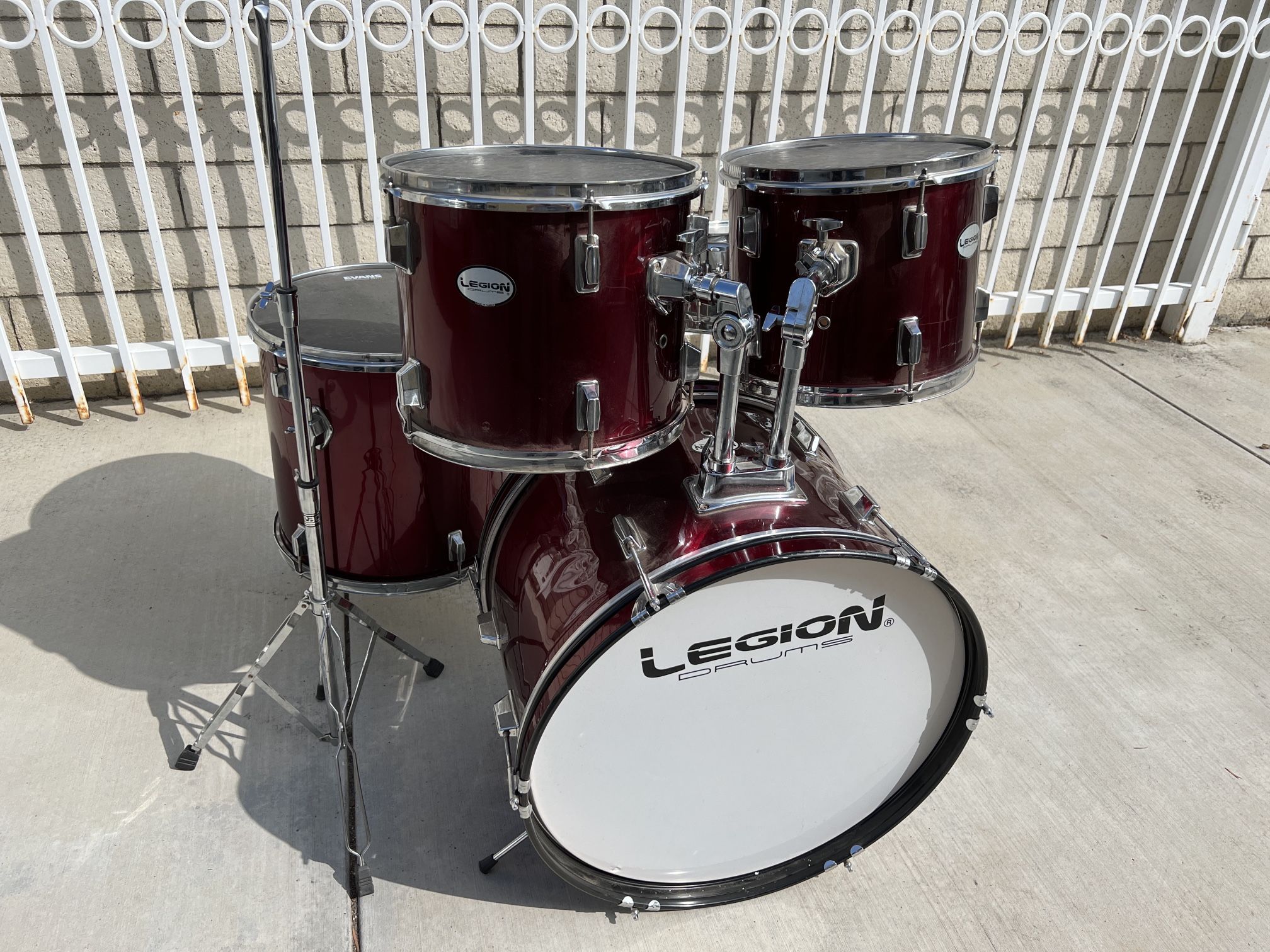 Beginner Drum Set With Hardware for Sale in Long Beach, CA OfferUp