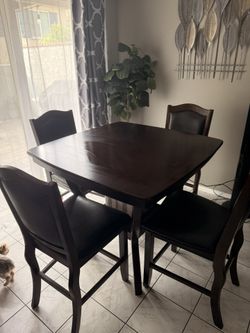 Dinning Table