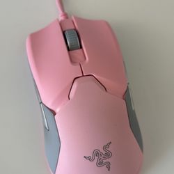 Razer Viper Ultimate Lightweight Wireless Gaming Mouse Quartz Pink
