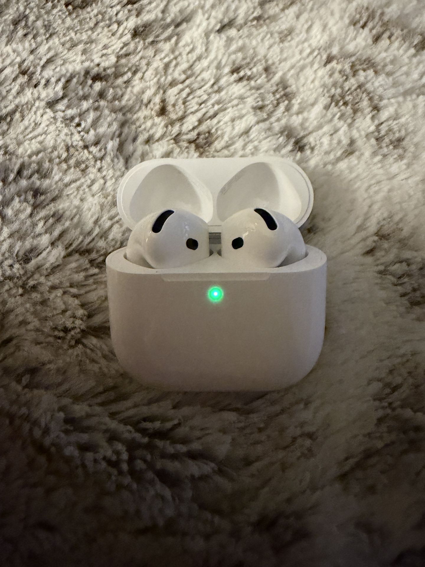 AirPods 4 Active Noise Cancellation