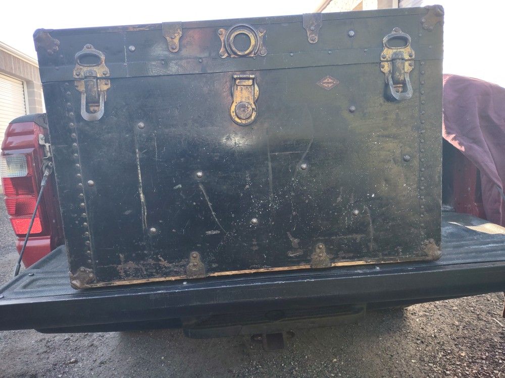 Luggage Trunk
