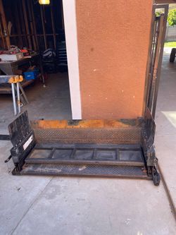Tommy Gate Liftgate