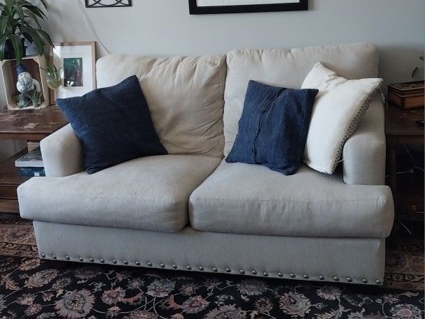 2 Seat Couch/Sofa
