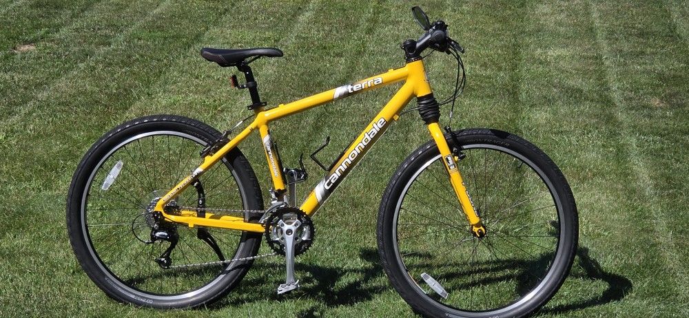 CANNONDALE TERRA HARDTAIL MEDIUM FRAME DEORE LX COMPONENTS HEAD