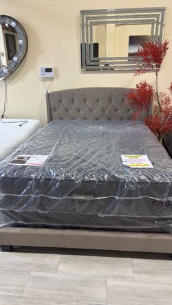 Beautyrest Black Mattress Still in Plastic