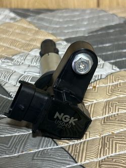 NGK Ignition—Coil—49015–U5049–Chevy—Cadillac—Buick—GMC—Saab NEW