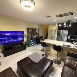 Townhouse - For Sale (2 Bedroom / 3 Bathroom)