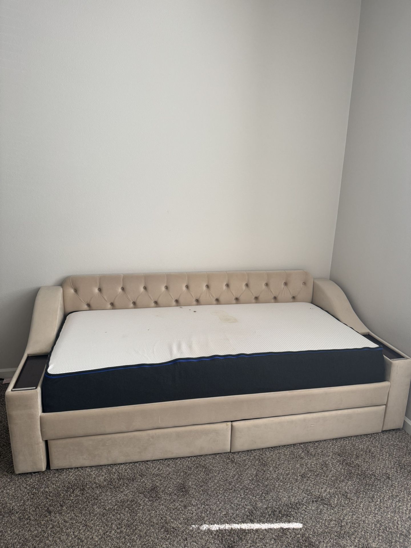 Twin Size Day Bed