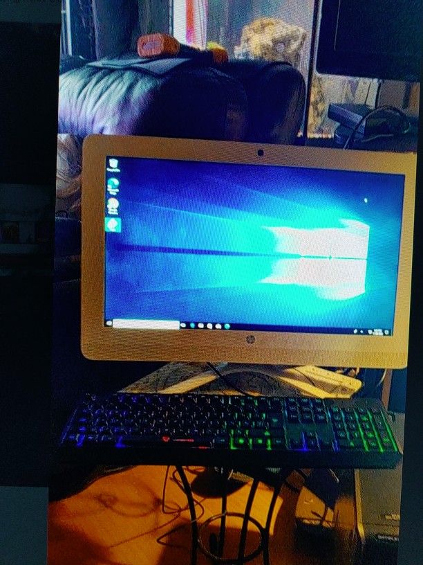 19 Inch Hp All In One Super Fast Windows 10 Pro Freshly Installed Office Kodi Installed