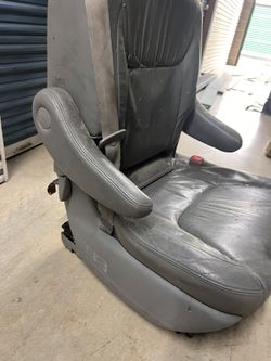2004-2010 Toyota Sienna Rear Pilot Seat