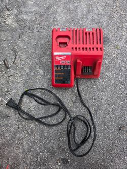 Milwaukee M18 M12 combo battery charger