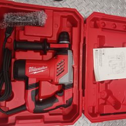 Milwaukee Rotary Hammer 
