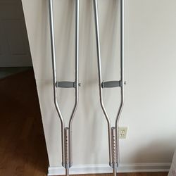 Adjustable Underarm Crutches
