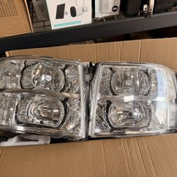 Silverado Headlights Pair Fits 2007–2014 HD Models (New)