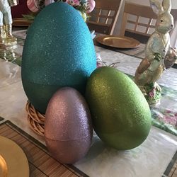 Large Medium And Small NestingGlitter Easter Eggs For A Table Decoration