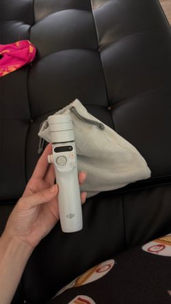 DJI Osmo Mobile 6 (the Platinum White version)