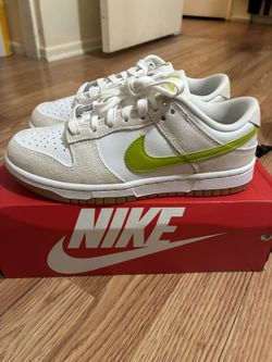 Women’s Nike Dunk Low Size 6. Never Worn