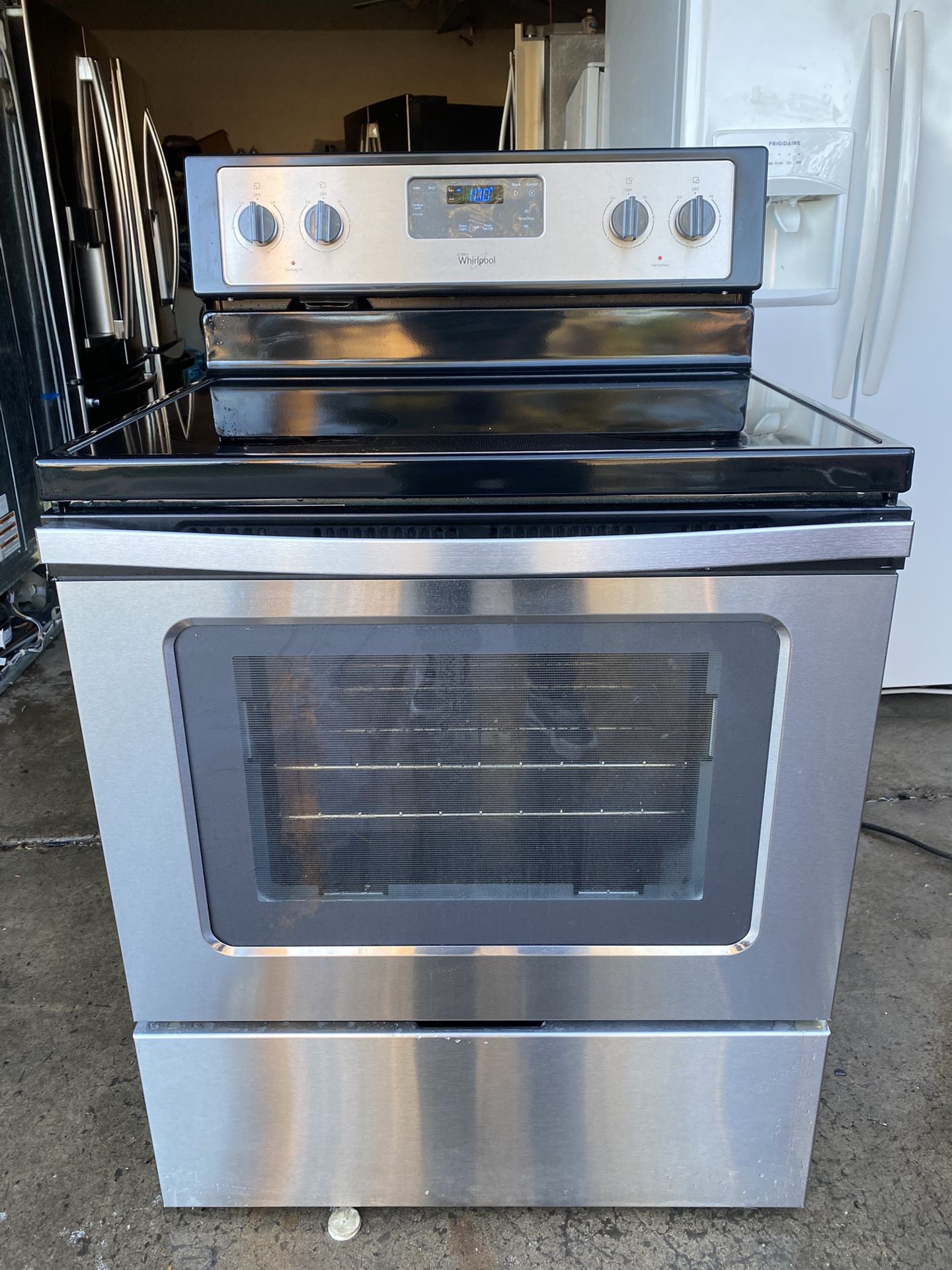 Stove And Dishwasher