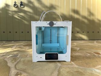 Ultimaker S3 3D Printer, Dual Extrusion + Bonus Filament