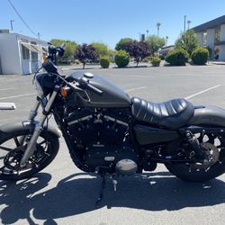 HARLEY DAVIDSON MOTORCYCLE 