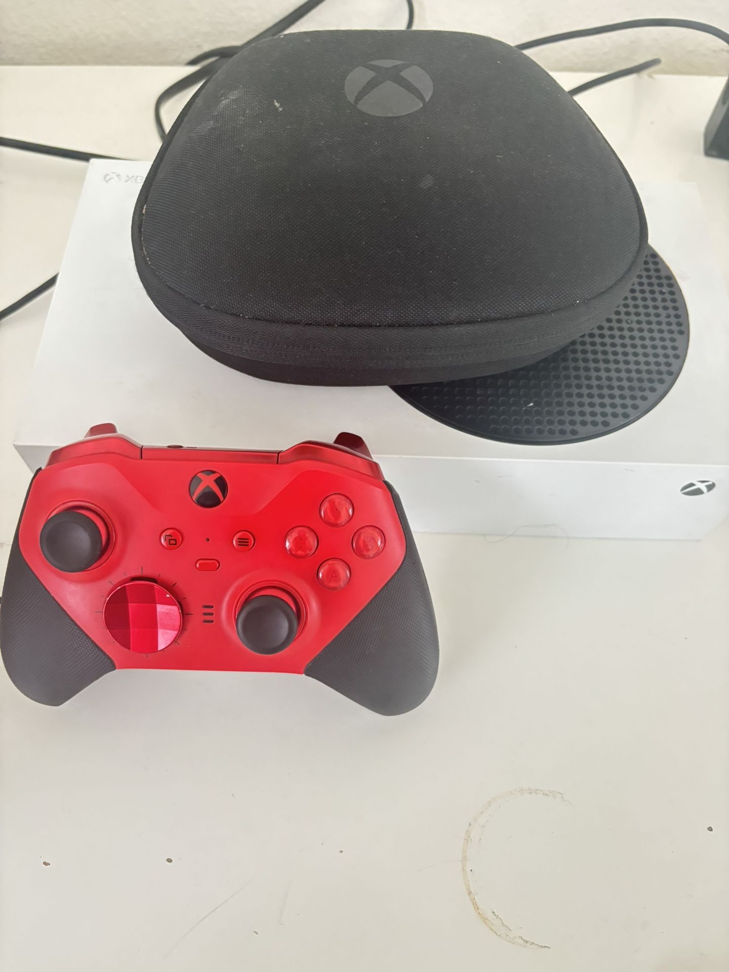 Xbox series s with elite series 2 controller with the case and all it’s accessories